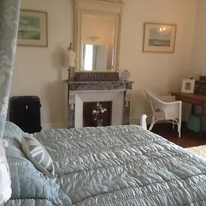 Chateau La Roussille Couette-café